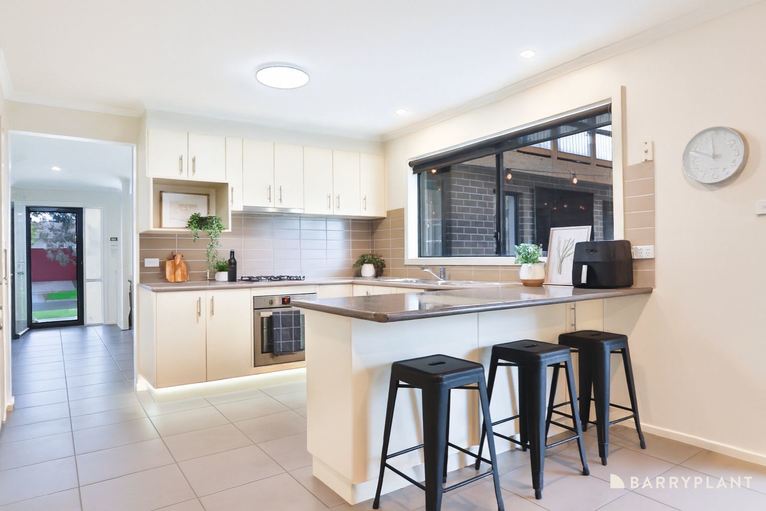 4 Lisa Avenue, Pakenham, VIC 3810, Pakenham - Thumbnail 3
