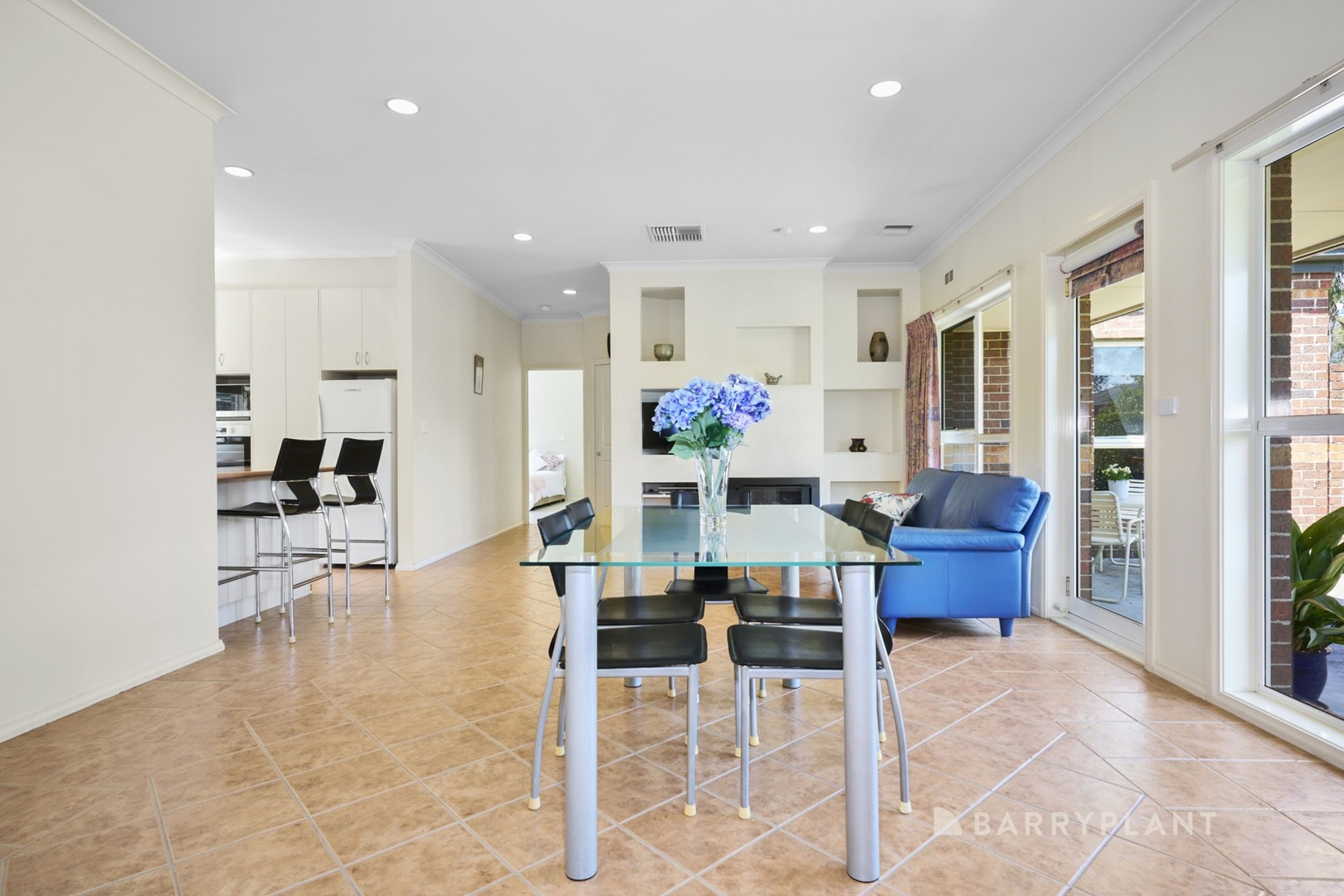 4 Longfellow Avenue, Mooroolbark, VIC 3138, Mooroolbark - Thumbnail 3