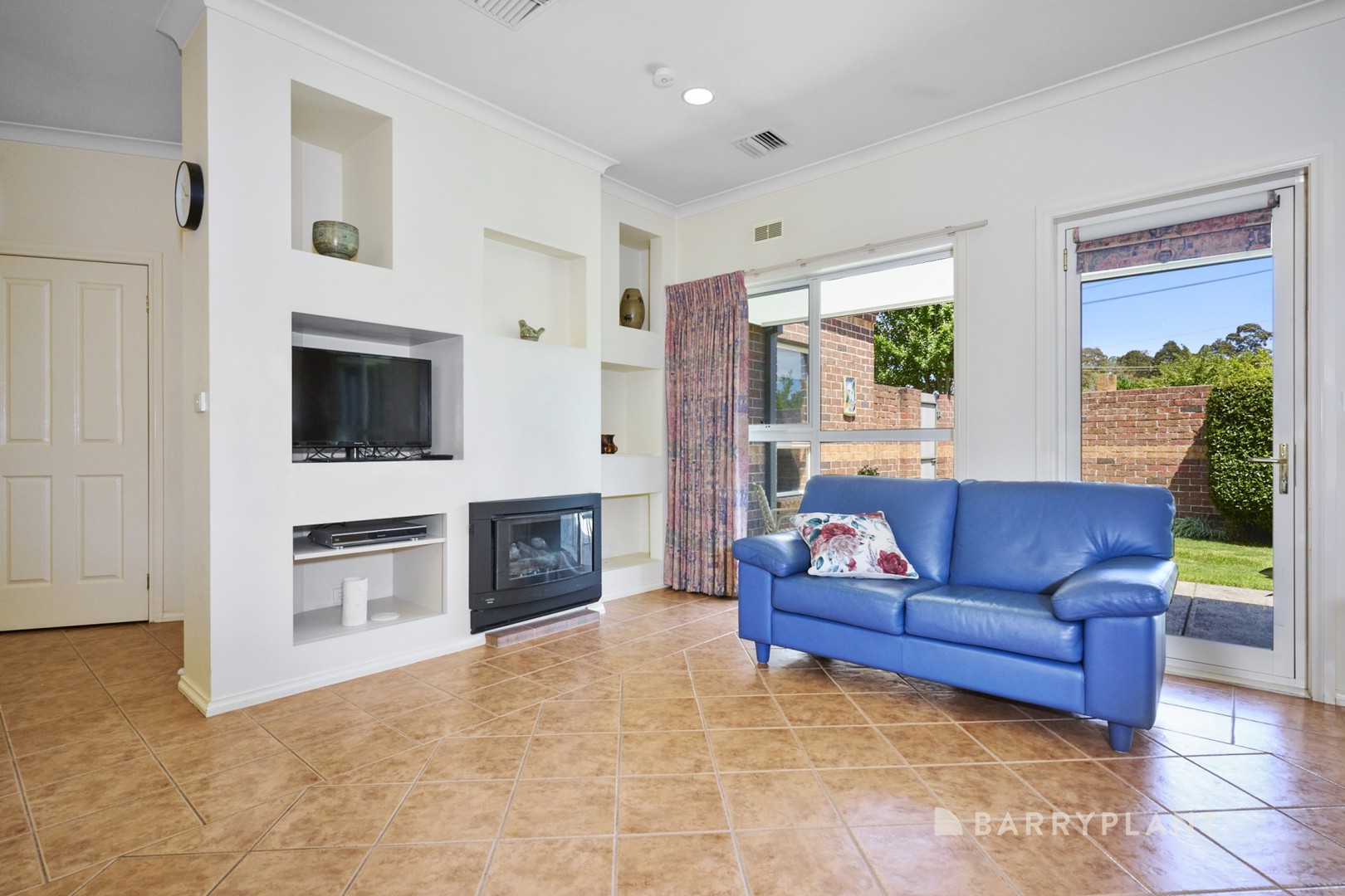 4 Longfellow Avenue, Mooroolbark, VIC 3138, Mooroolbark - Thumbnail 5