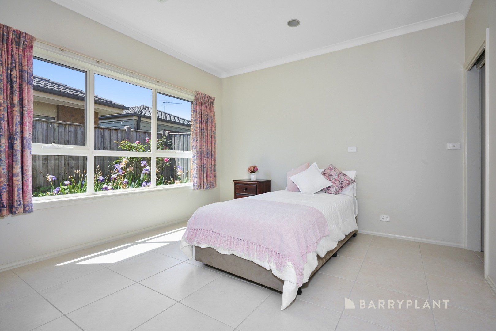 4 Longfellow Avenue, Mooroolbark, VIC 3138, Mooroolbark - Thumbnail 7