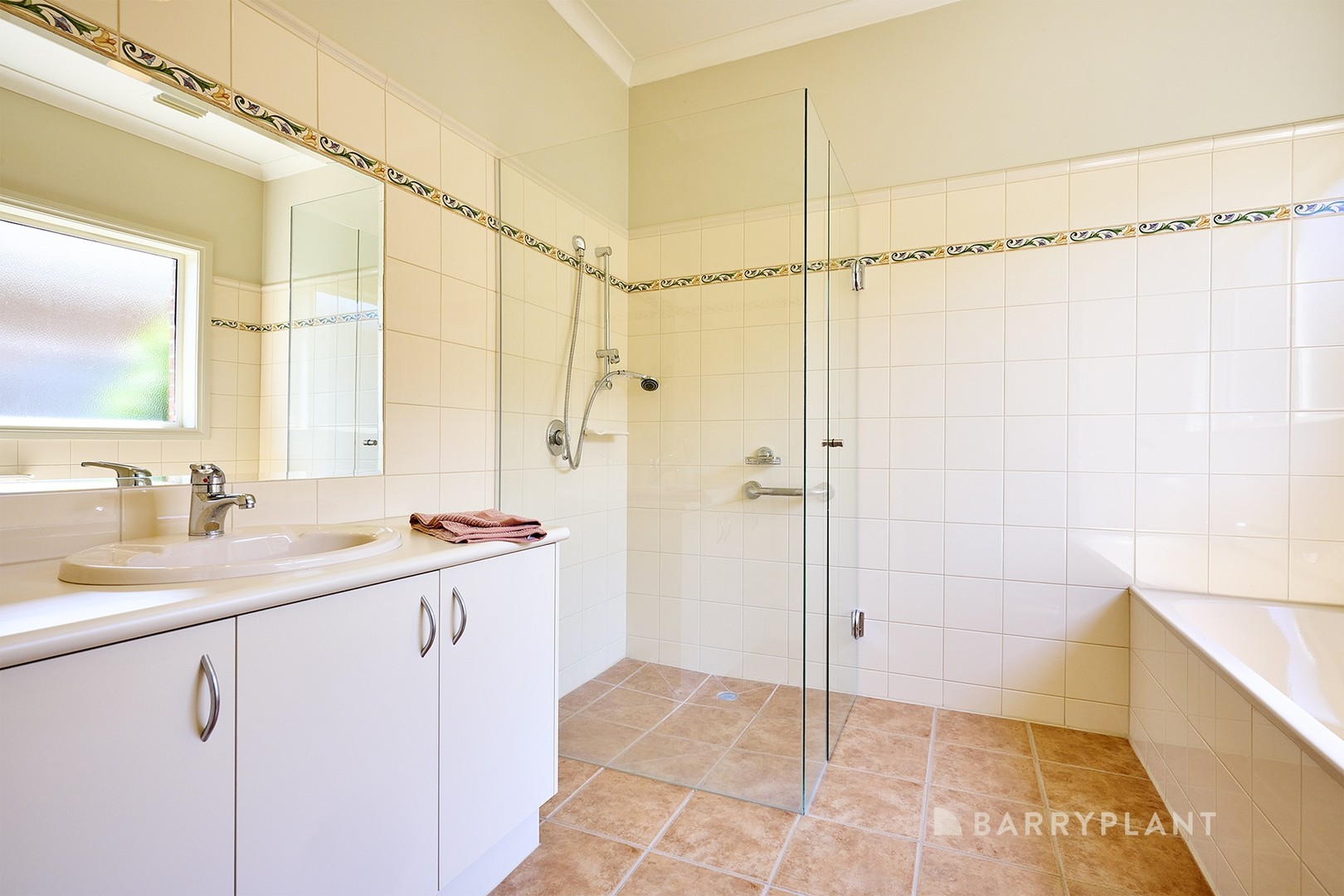 4 Longfellow Avenue, Mooroolbark, VIC 3138, Mooroolbark - Thumbnail 8