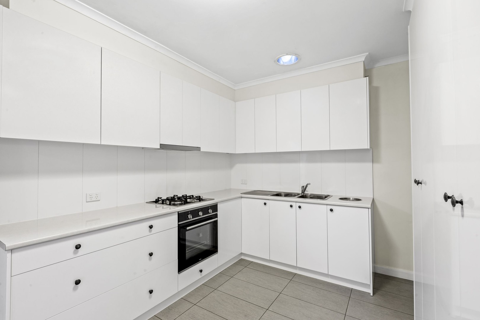 4 Magnolia Street, Mordialloc, VIC 3195, Mordialloc - Thumbnail 2