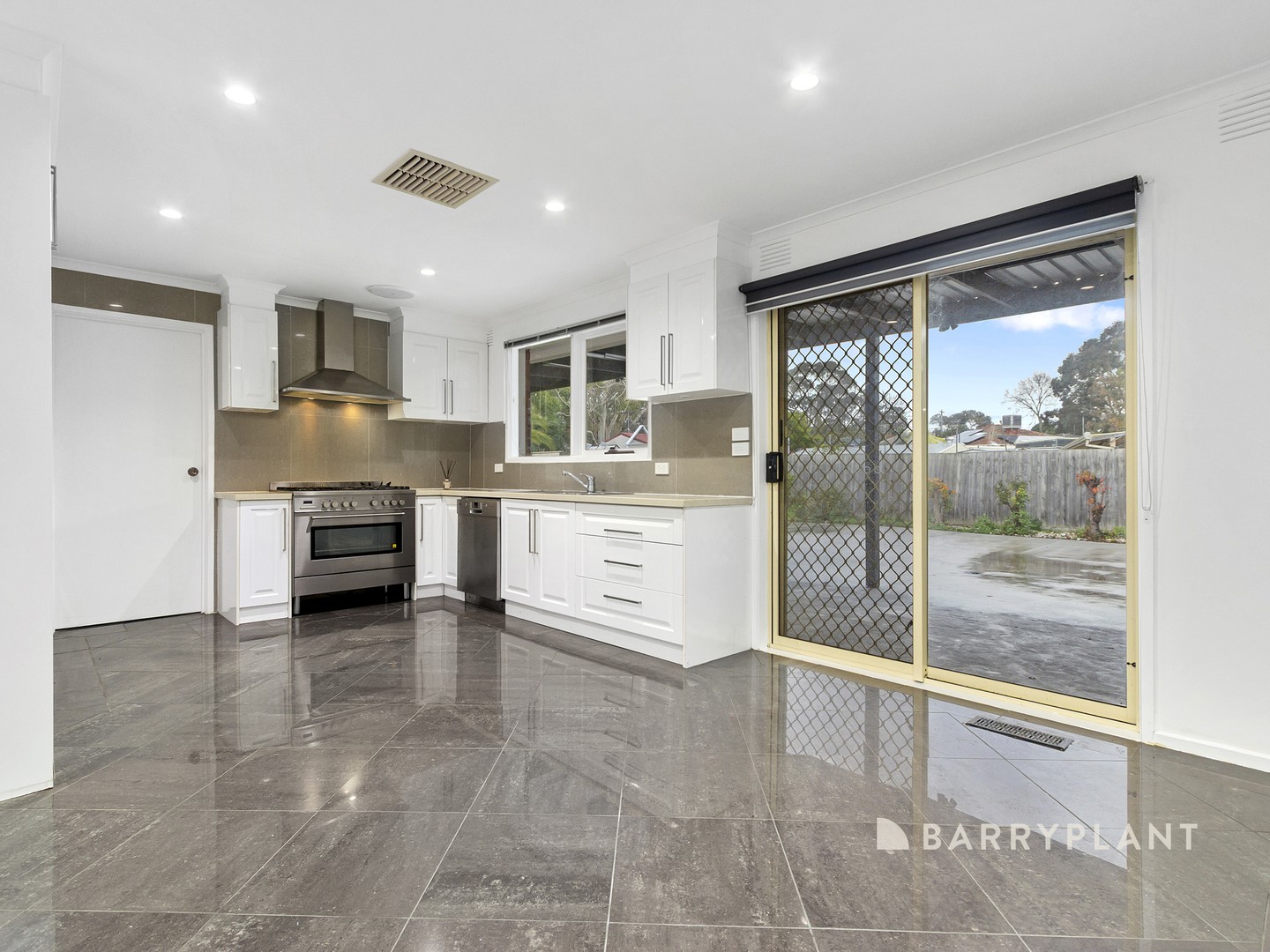 4 Mark Street, Bayswater, VIC 3153 - Thumbnail 2 - 20/07/2026