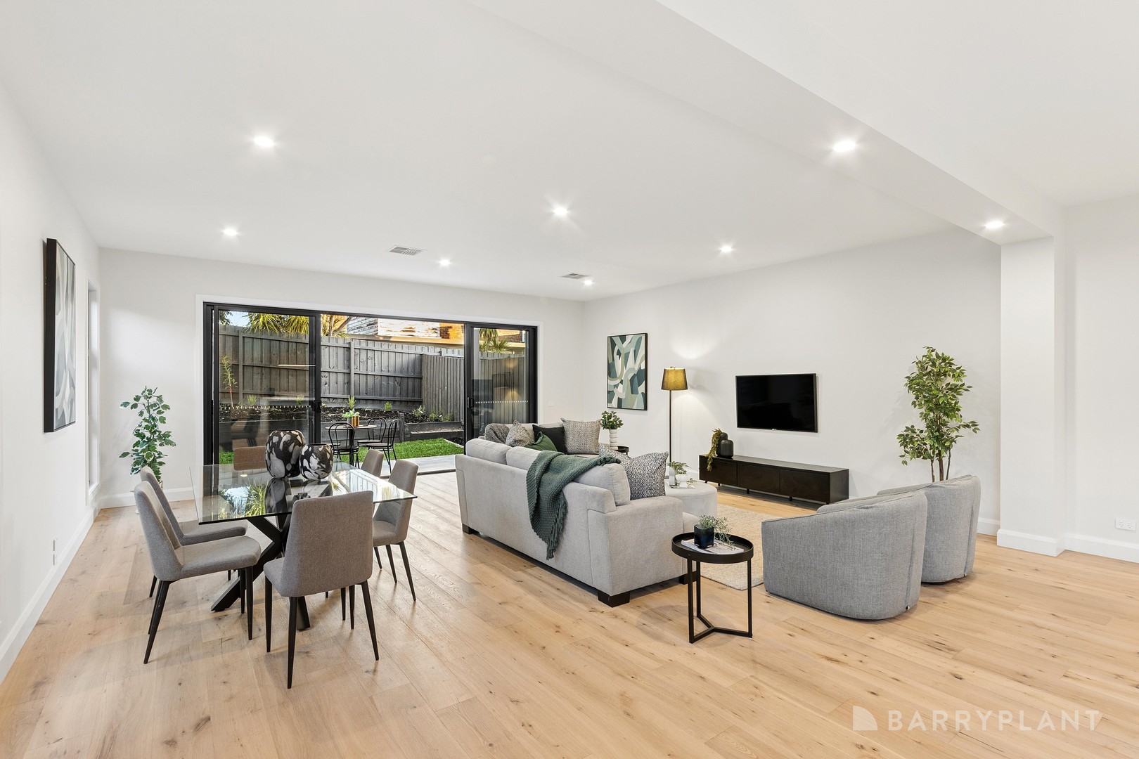 4 Mayfair Avenue, Templestowe Lower, VIC 3107 - Thumbnail 2 - 20/05/2026