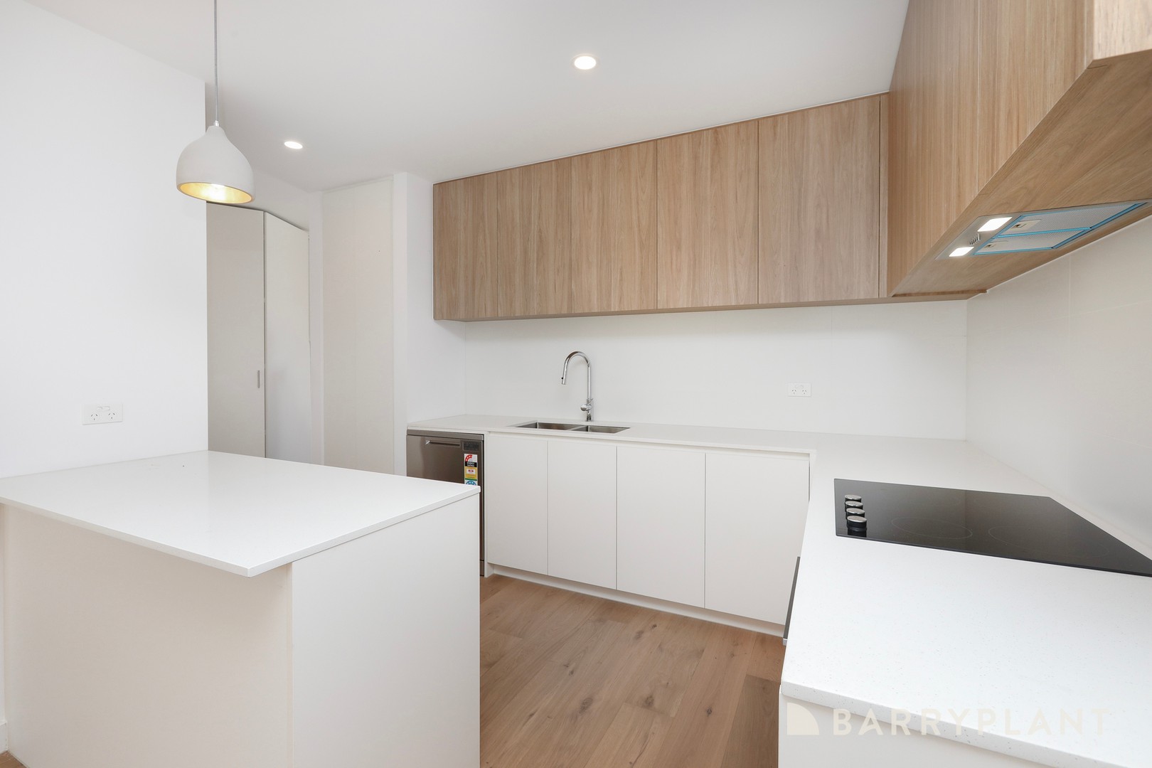 4 McCracken Street, Sunshine, VIC 3020, Sunshine - Thumbnail 4