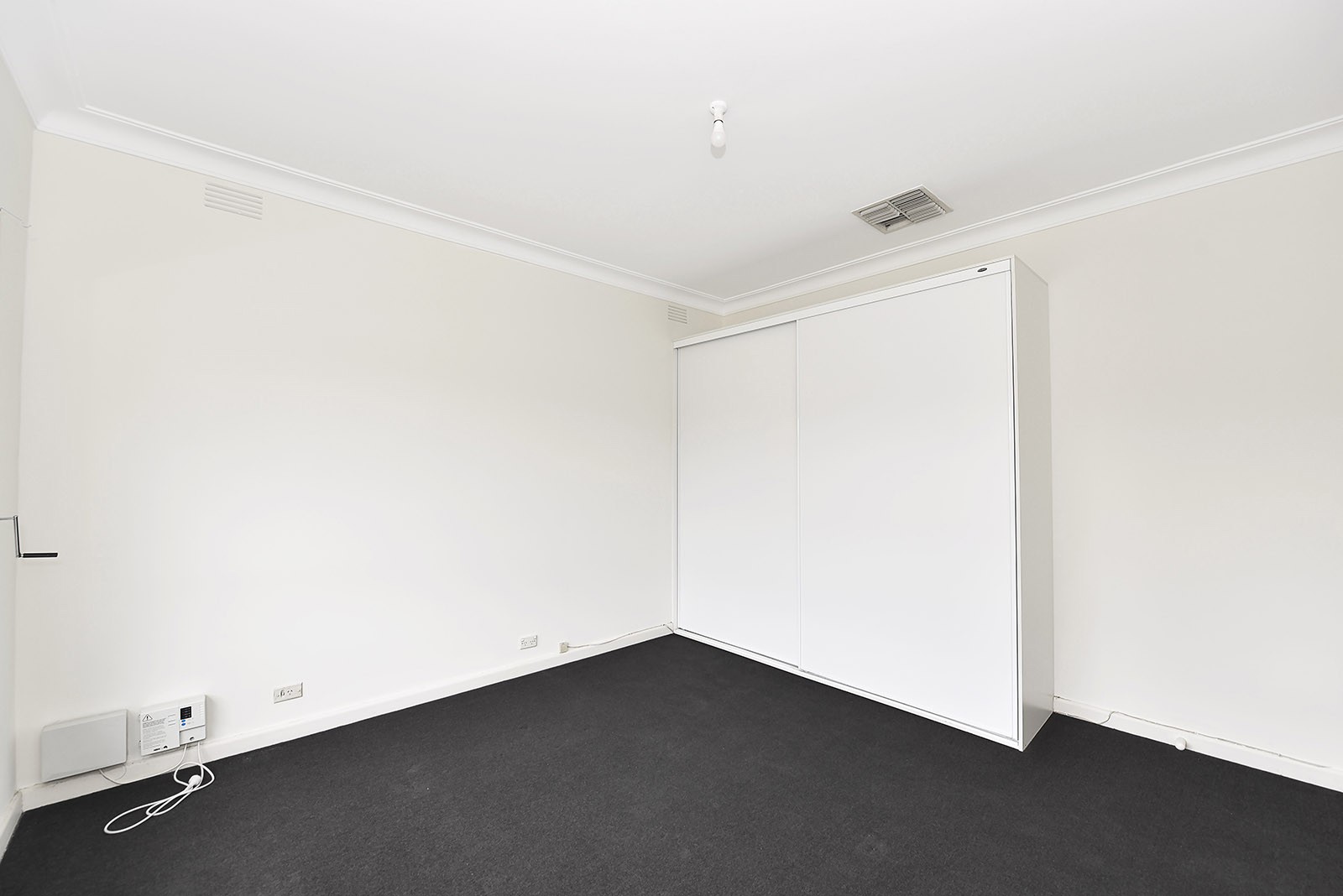 4 McNamara Avenue, Airport West, VIC 3042, Airport West - Thumbnail 4