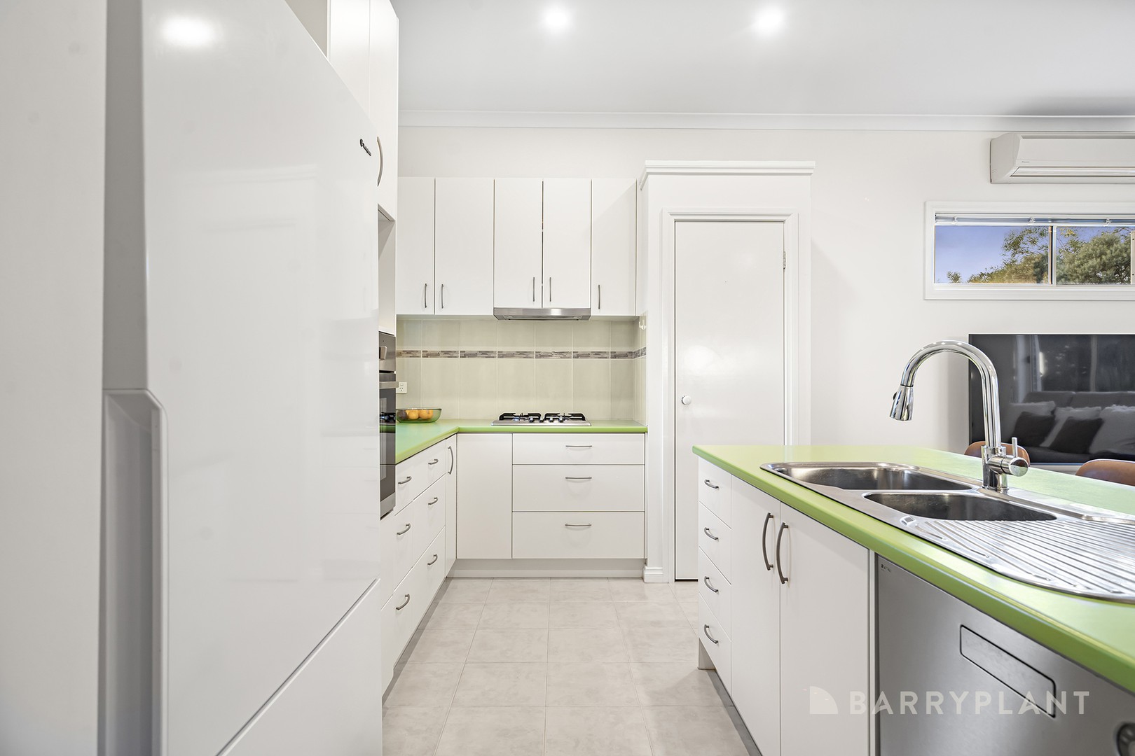 4 Megan Place, Lilydale, VIC 3140, Lilydale - Thumbnail 4