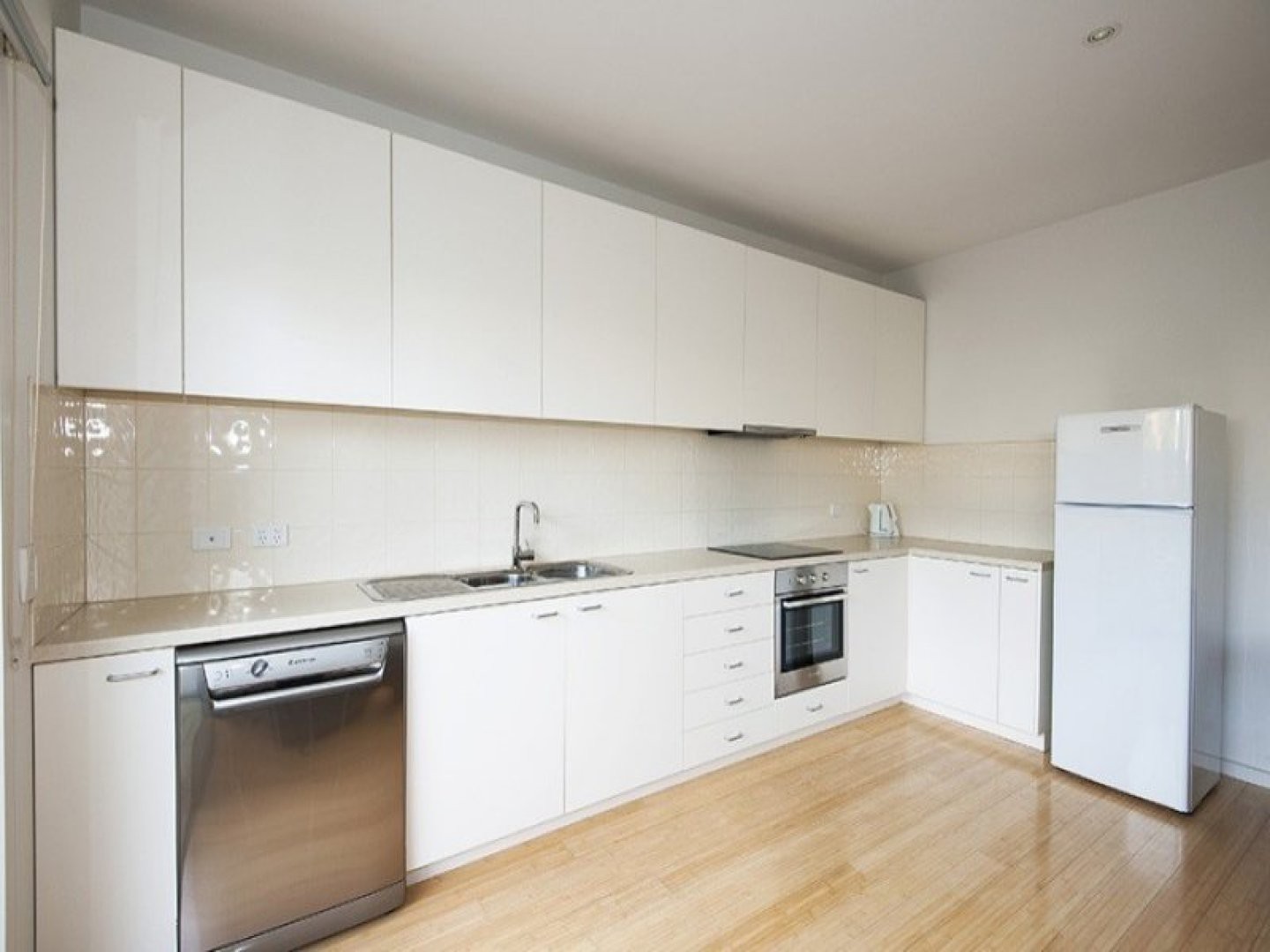 4 Merbau Court, Bundoora, VIC 3083 - Thumbnail 2 - 09/04/2026