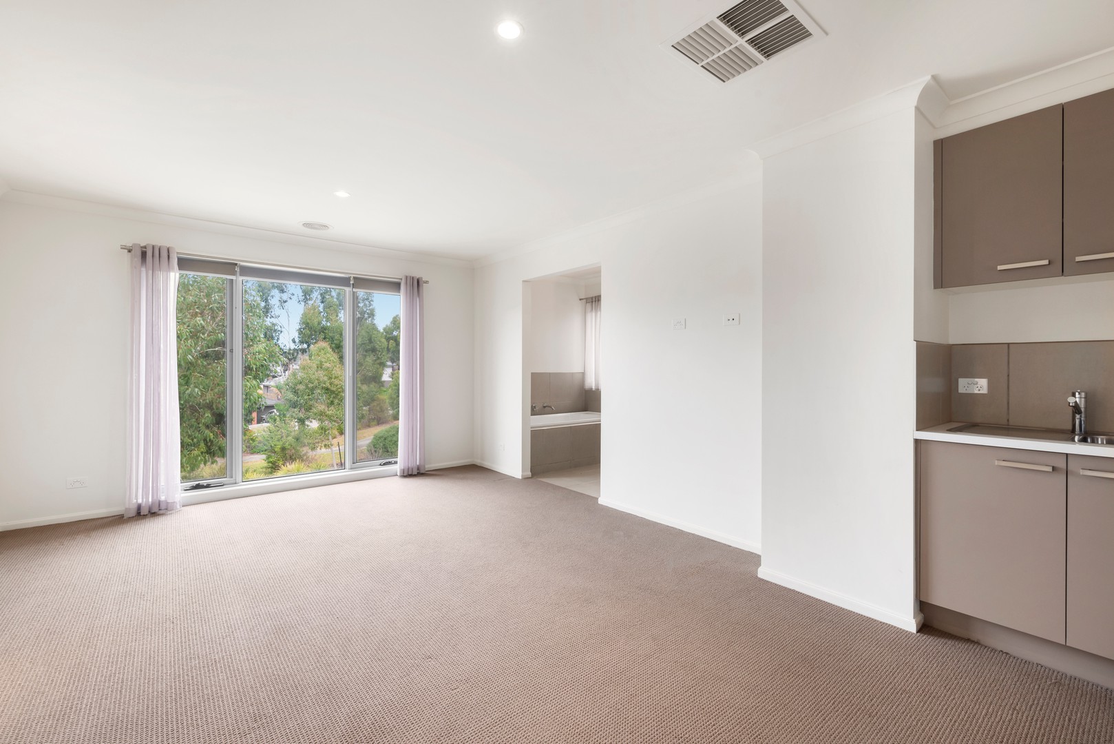 4 Mercury CircuitSouth Morang, VIC 3752  - Leased, South Morang - Thumbnail 5