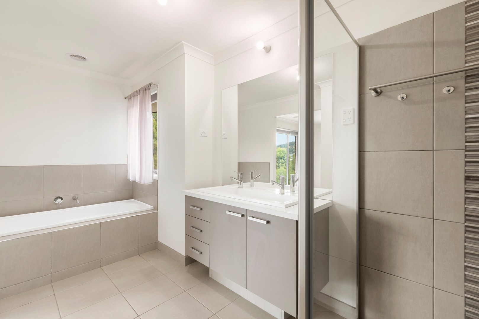 4 Mercury CircuitSouth Morang, VIC 3752  - Leased, South Morang - Thumbnail 6