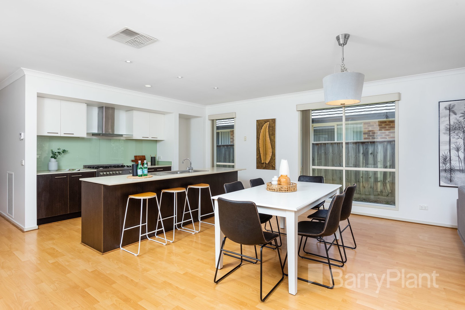4 Middle Park Drive, Sanctuary Lakes, VIC 3030, Sanctuary Lakes - Thumbnail 4