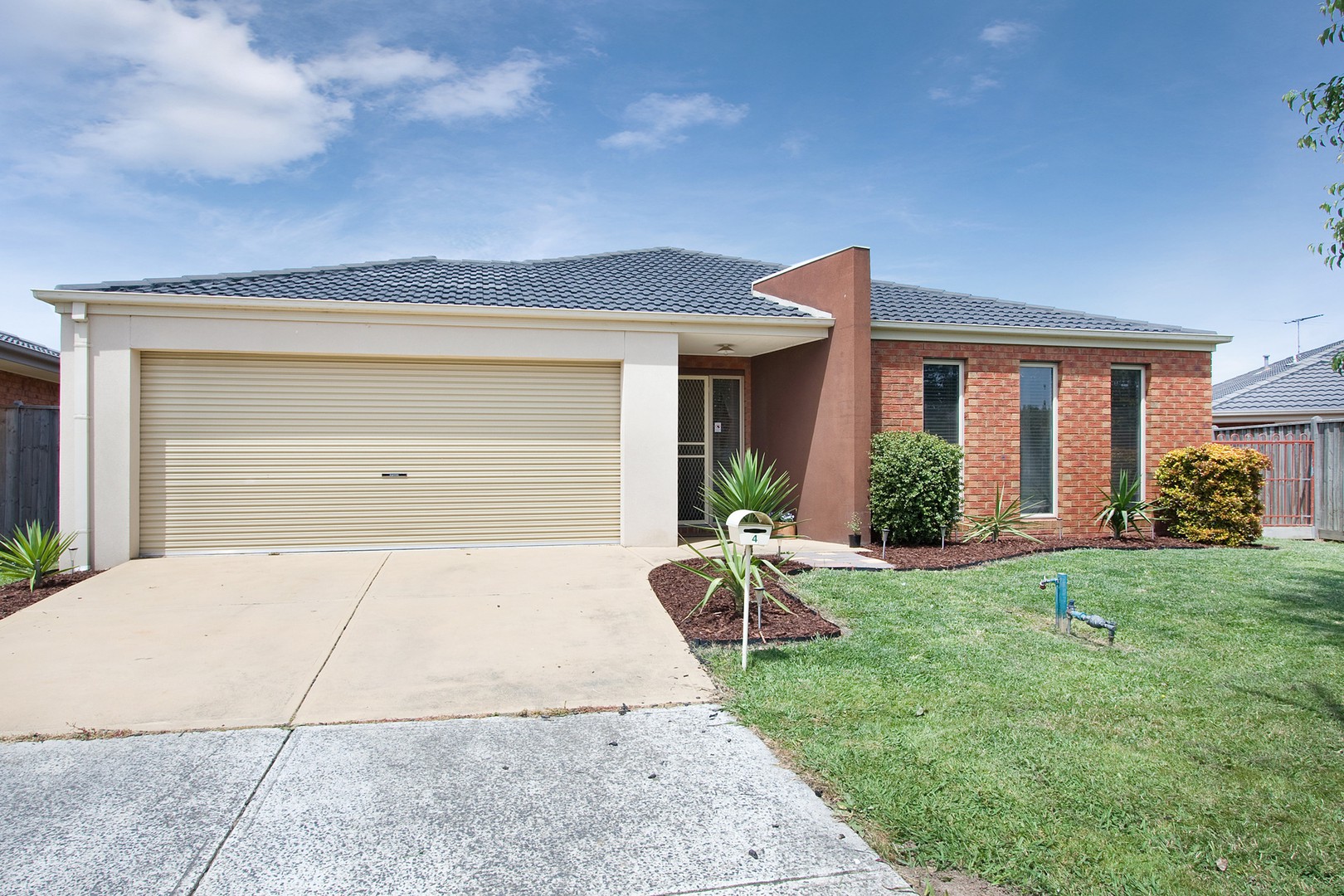 4 Mikasa Place, Pakenham, VIC 3810, Pakenham - Thumbnail 2