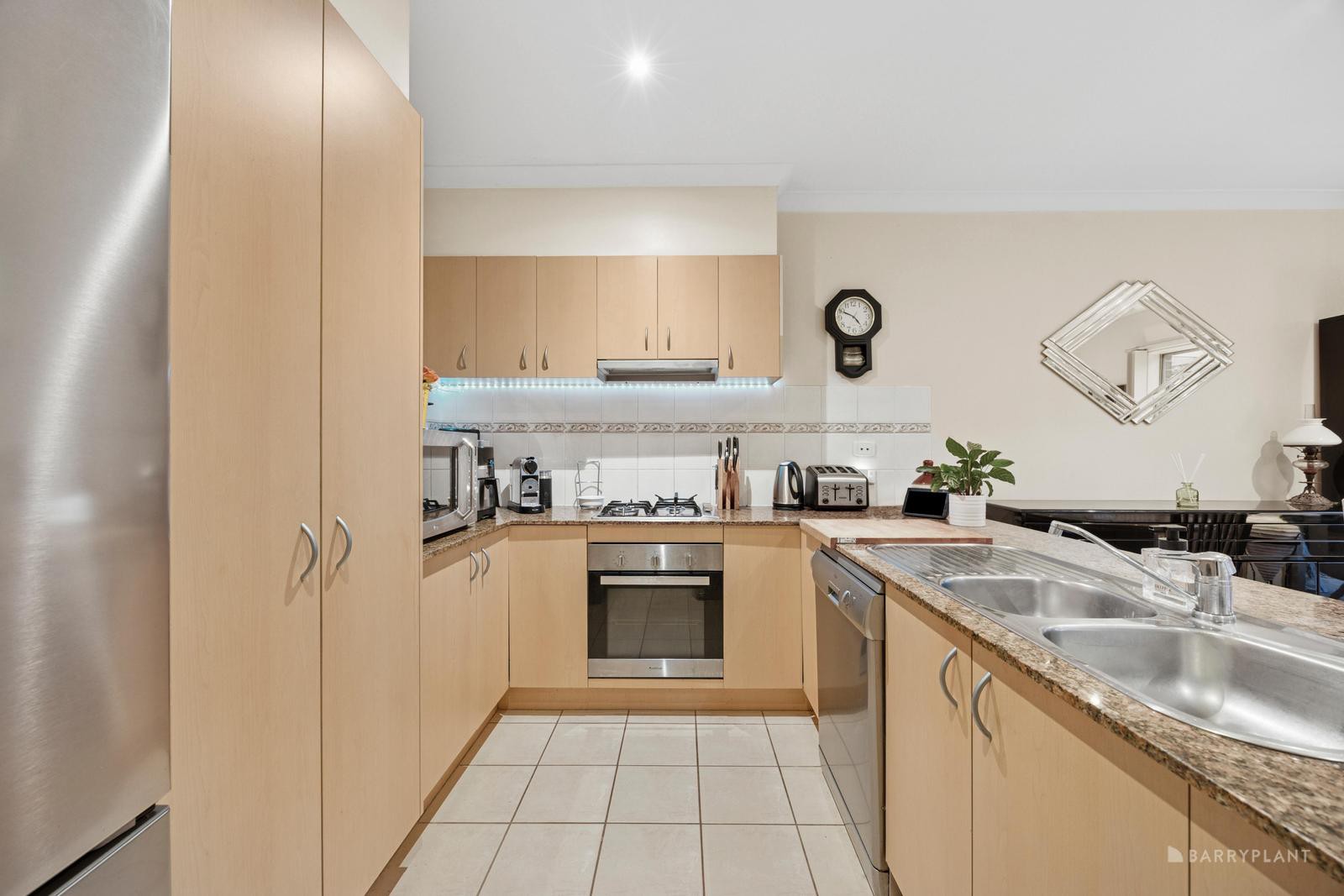 4 Mintleaf Grove, Mitcham, VIC 3132, Mitcham - Thumbnail 3