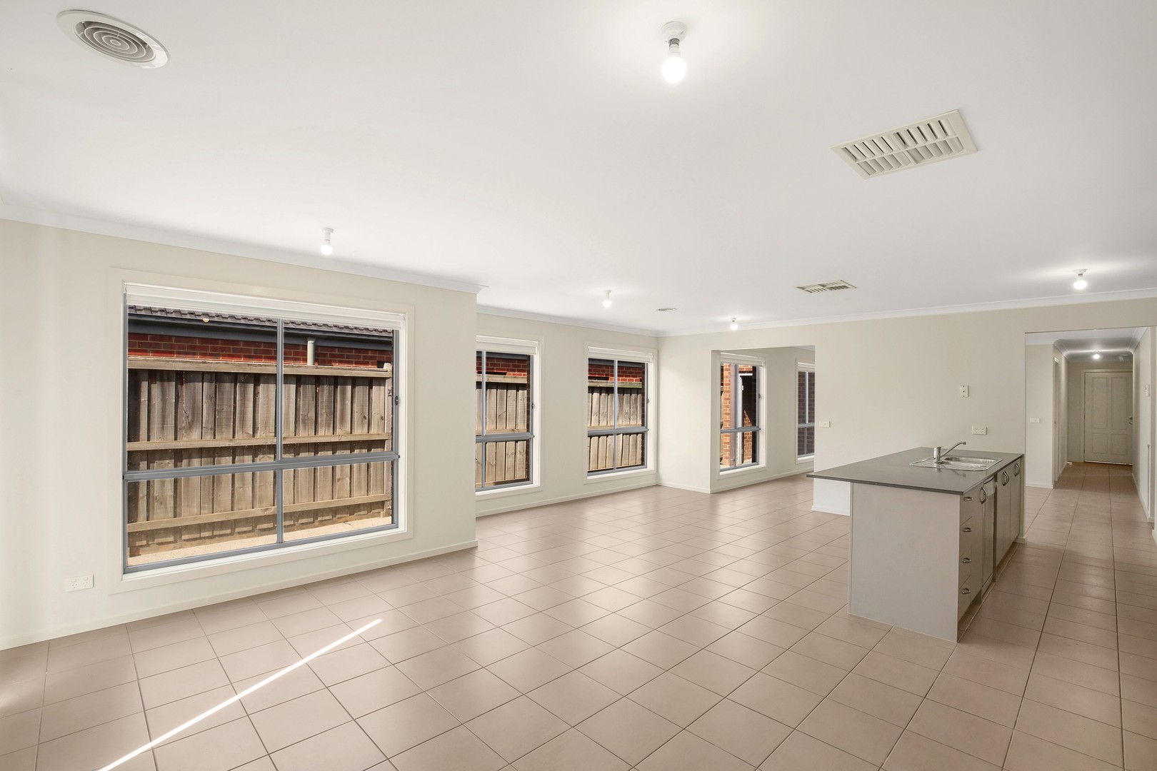 6 Moffat Drive, Lalor, VIC 3075, Lalor - Thumbnail 2
