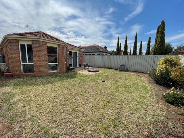 4 Monica Avenue, Caroline Springs, VIC 3023, Caroline Springs - Thumbnail 6