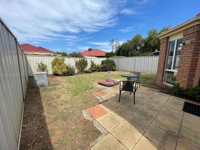 4 Monica Avenue, Caroline Springs, VIC 3023, Caroline Springs - Thumbnail 7