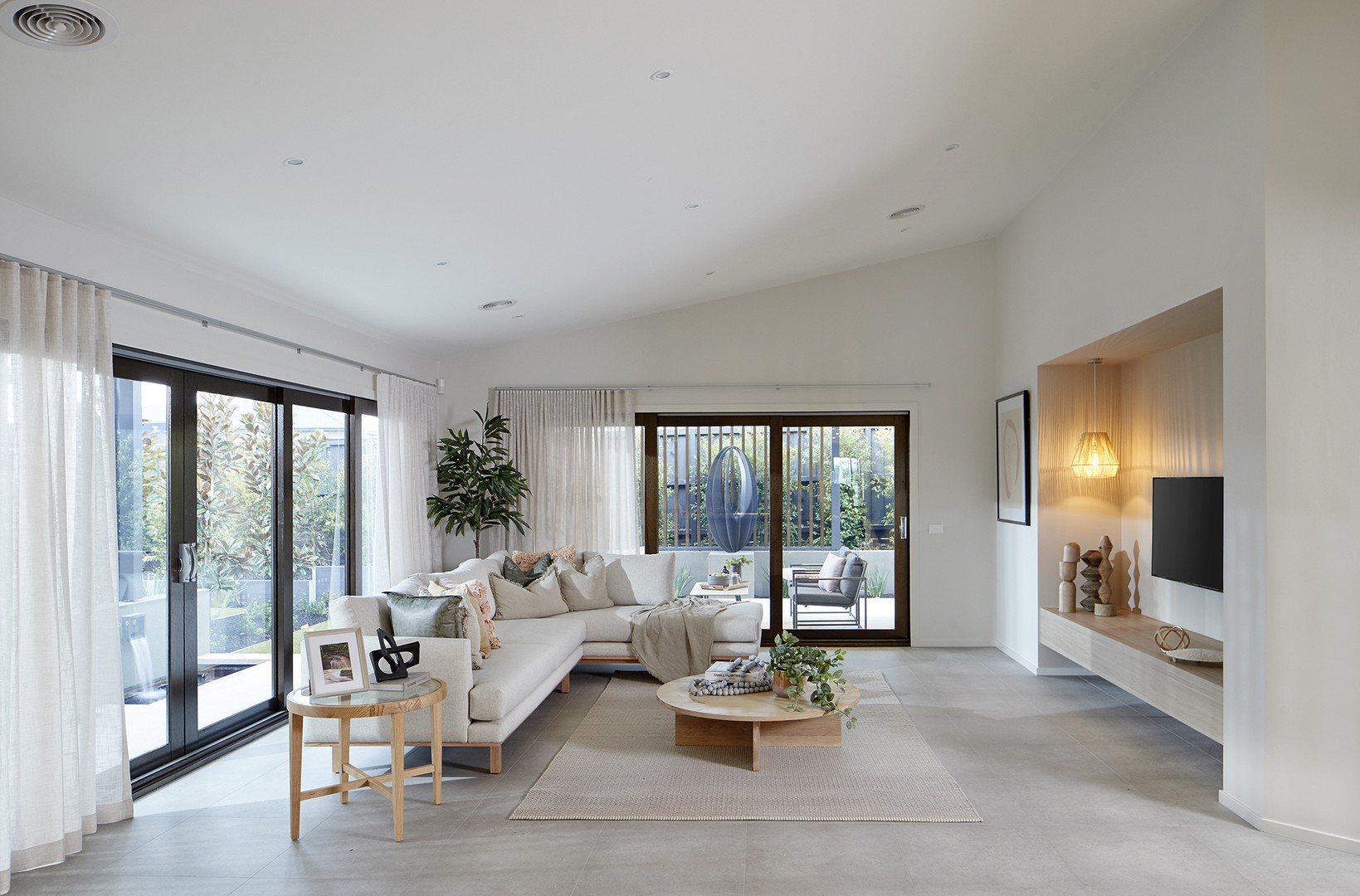 4 Mortlake Drive, Officer South, VIC 3809, Officer South - Thumbnail 2