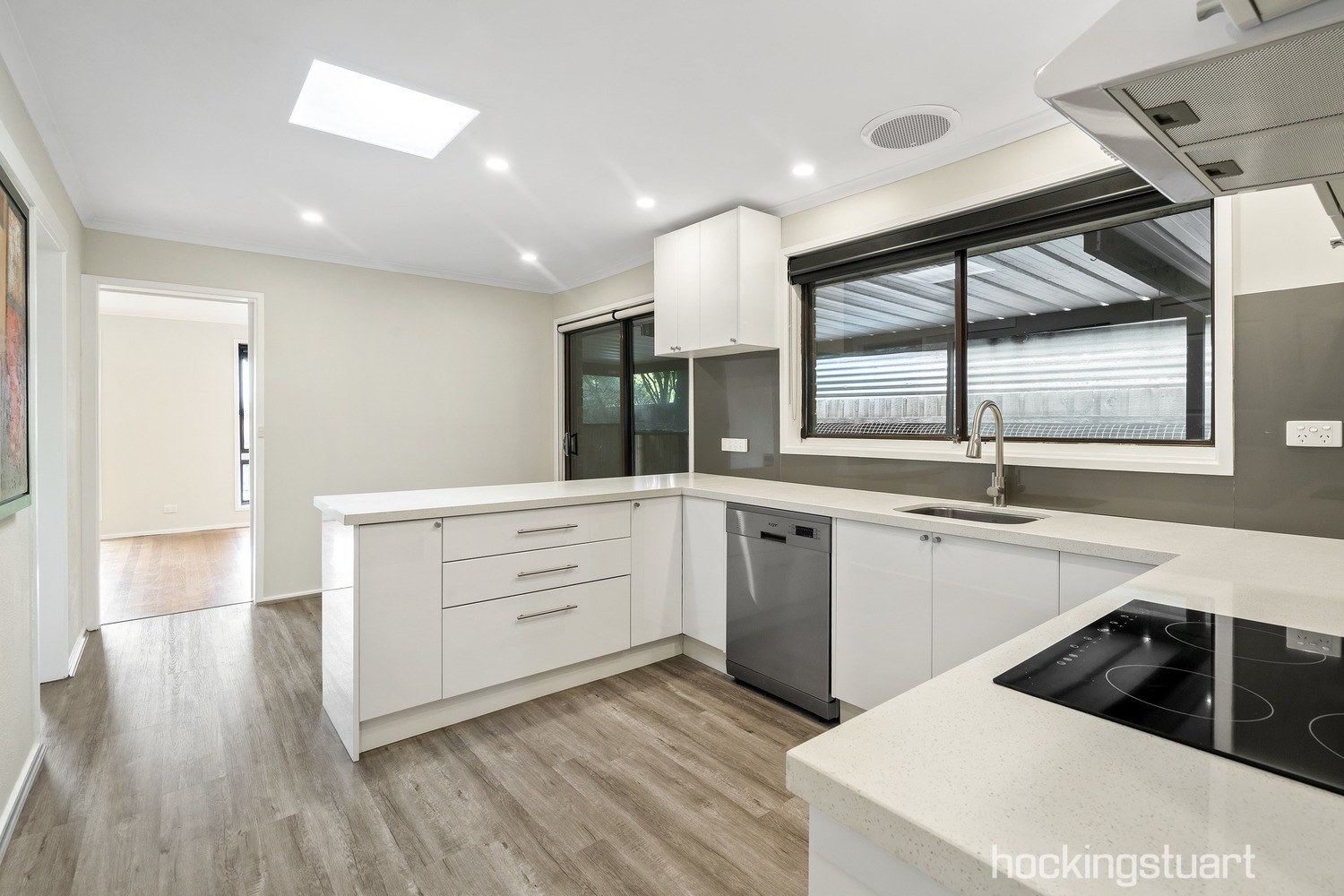 4 Moss Street, Melton South, VIC 3338, Melton South - Thumbnail 3