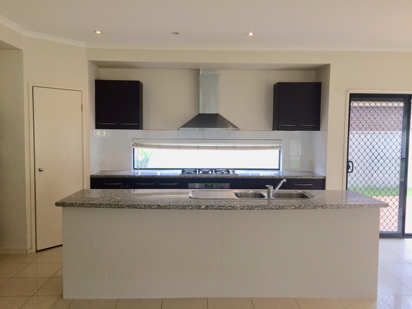 4 Muirhead Gardens, Caroline Springs, VIC 3023, Caroline Springs - Thumbnail 2