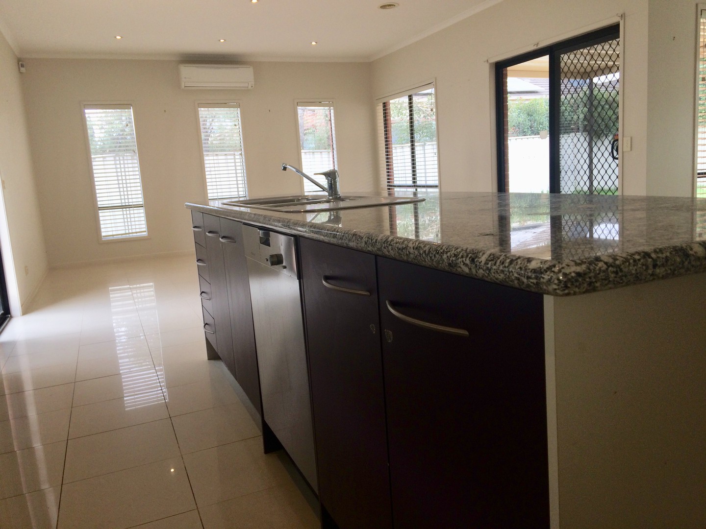 4 Muirhead Gardens, Caroline Springs, VIC 3023, Caroline Springs - Thumbnail 4