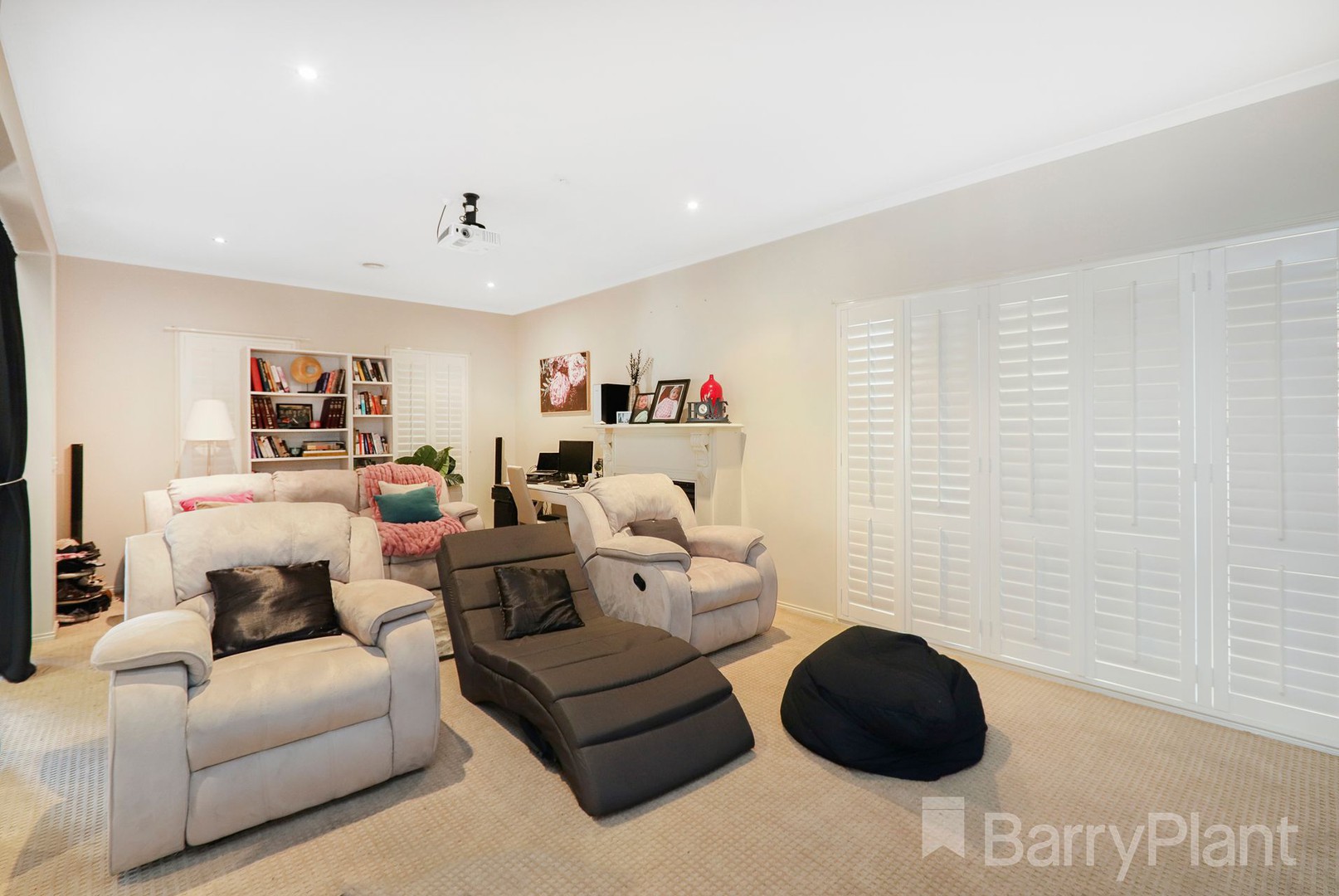 4 Nairn CourtGreenvale, VIC 3059, Greenvale - Thumbnail 4