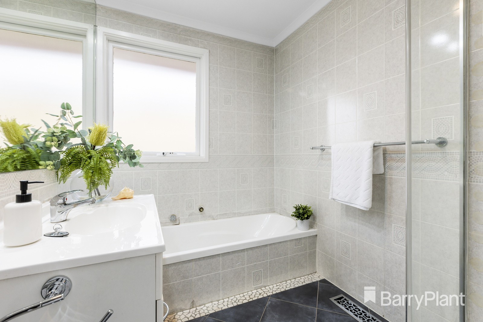 4 Netherby Avenue, Wheelers Hill, VIC 3150, Wheelers Hill - Thumbnail 8