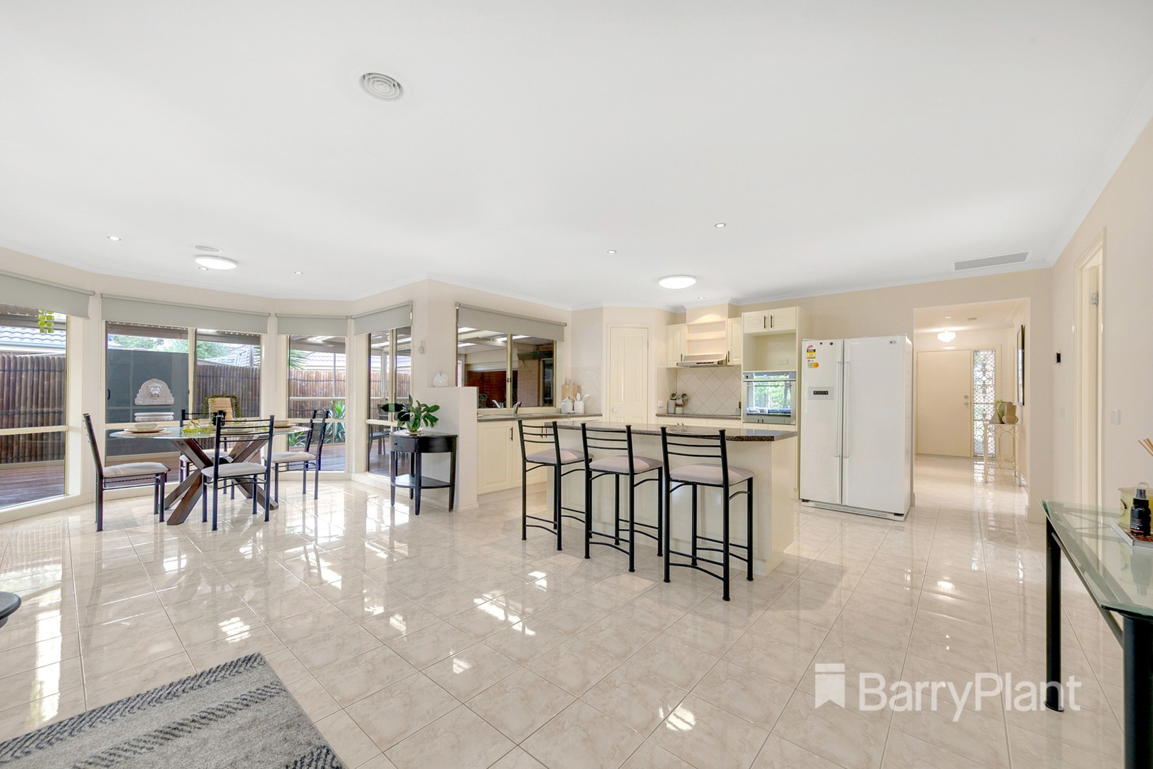4 Nivea Terrace, South Morang, VIC 3752, South Morang - Thumbnail 3