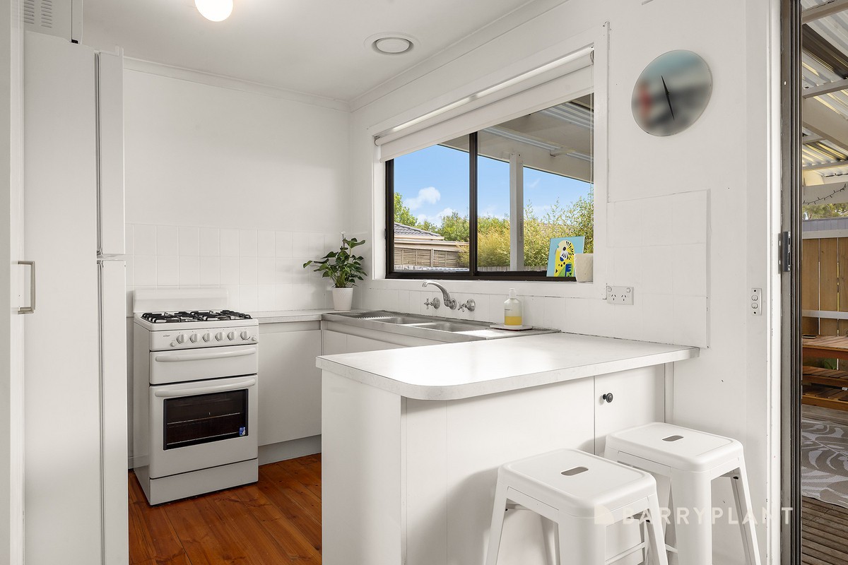4 Nixon Street, Rosebud, VIC 3939, Rosebud - Thumbnail 3