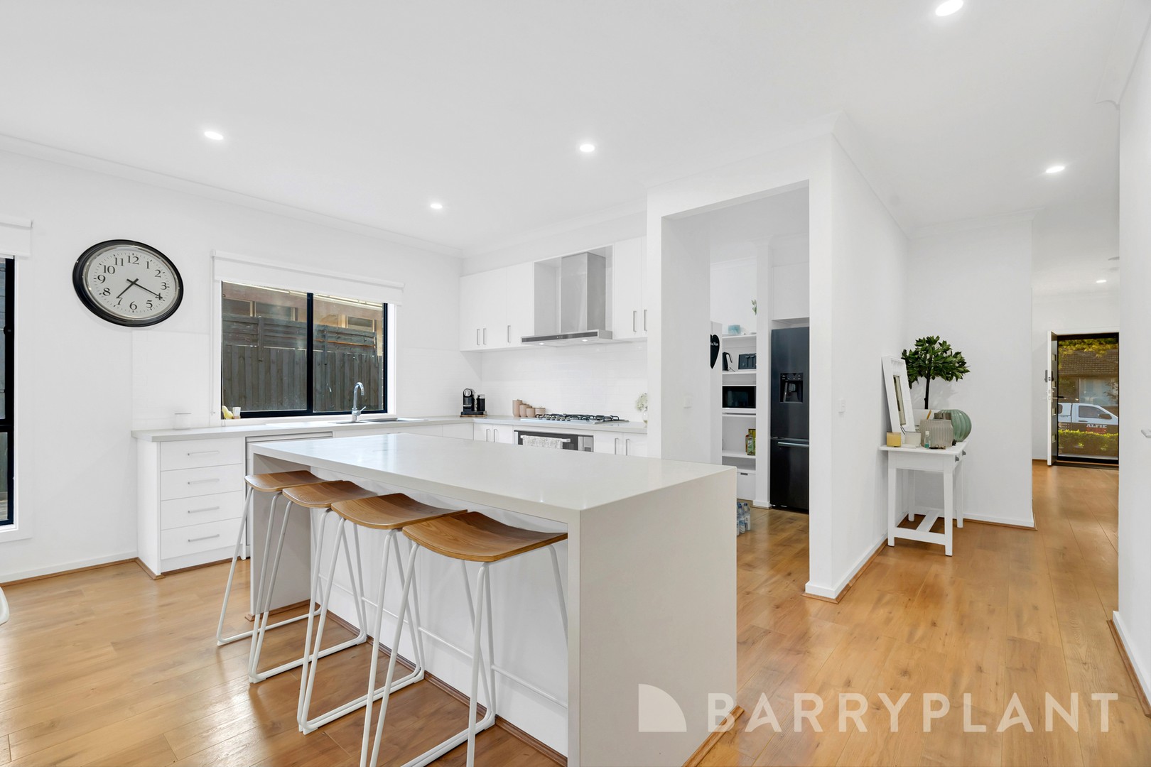 4 Noorong Avenue, Bundoora, VIC 3083 - Thumbnail 2 - 10/11/2023