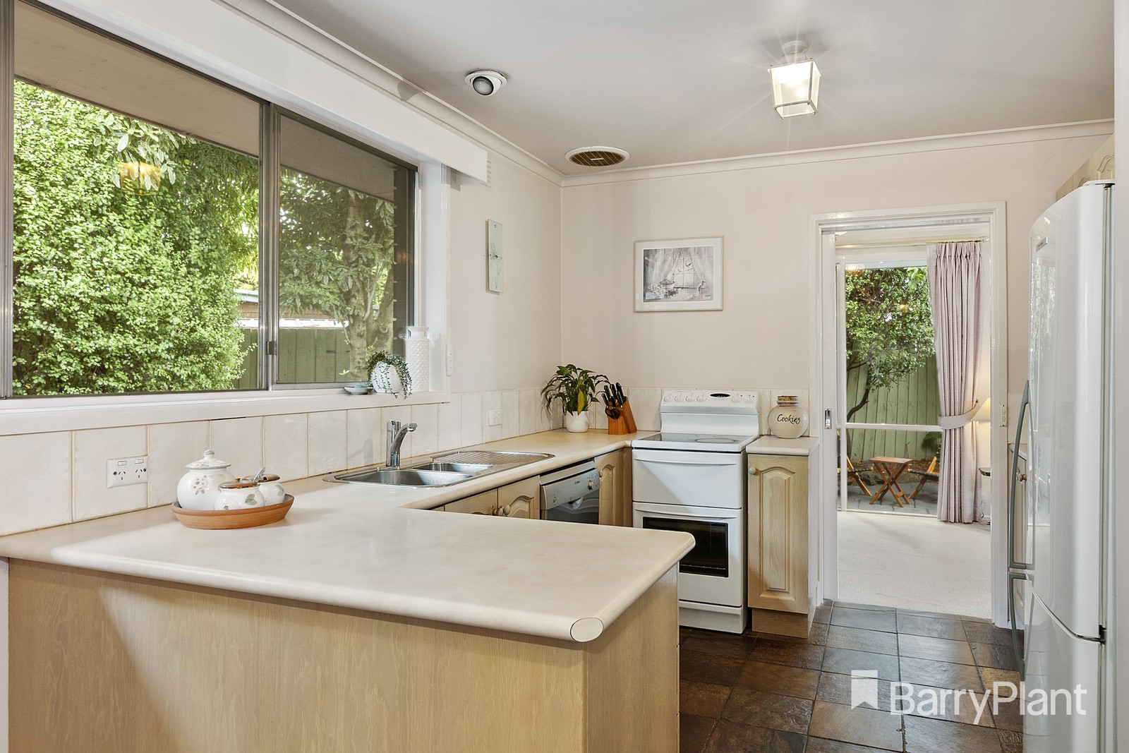 4 Norval Court, Wheelers Hill, VIC 3150, Wheelers Hill - Thumbnail 4
