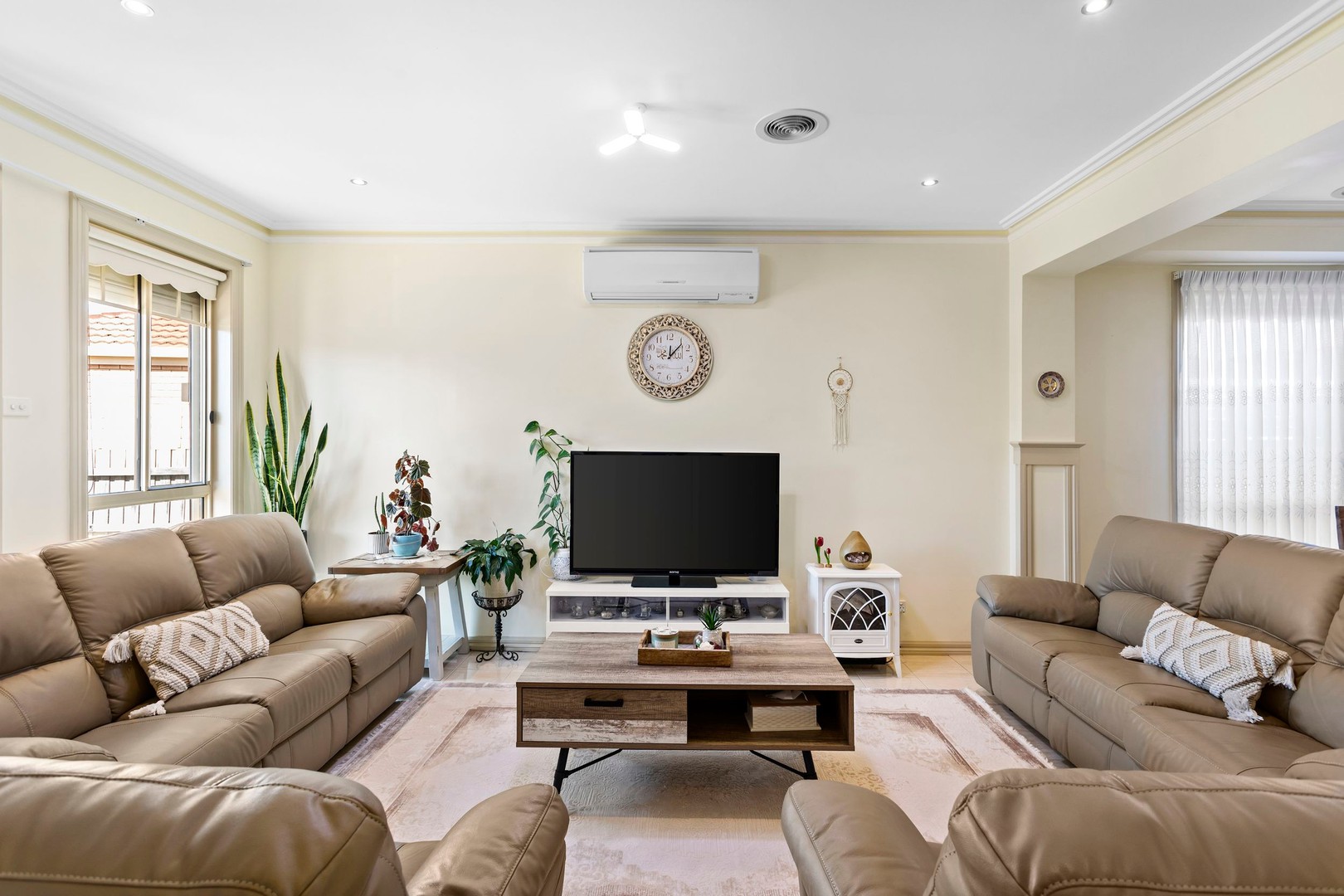 4 Oakbank Court, Roxburgh Park, VIC 3064, Roxburgh Park - Thumbnail 2