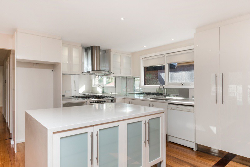 4 Oakbank Court, Wheelers Hill, VIC 3150 - Thumbnail 2 - 02/02/2022