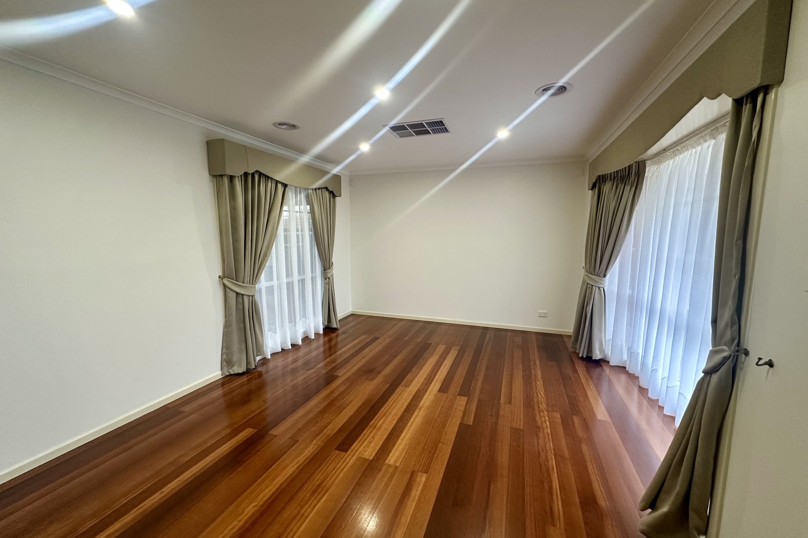 4 Oat Close, Delahey, VIC 3037 - Thumbnail 1 - 01/09/2025
