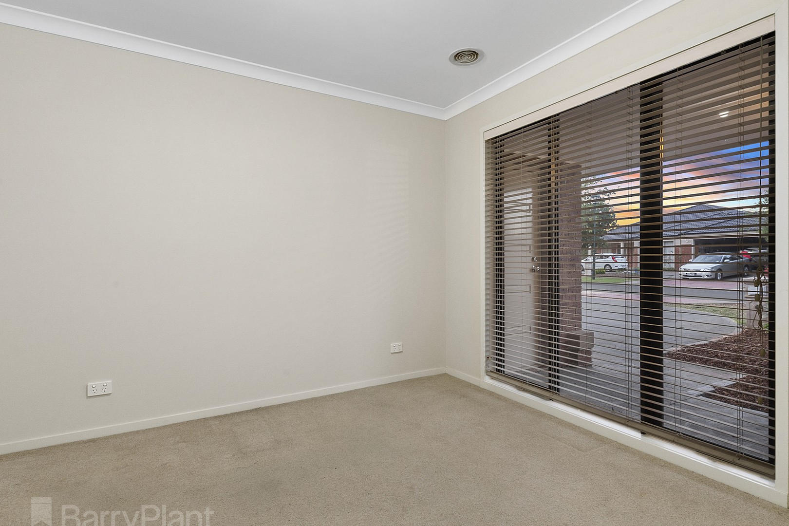 4 Oldfield Place, Point Cook, VIC 3030, Point Cook - Thumbnail 6