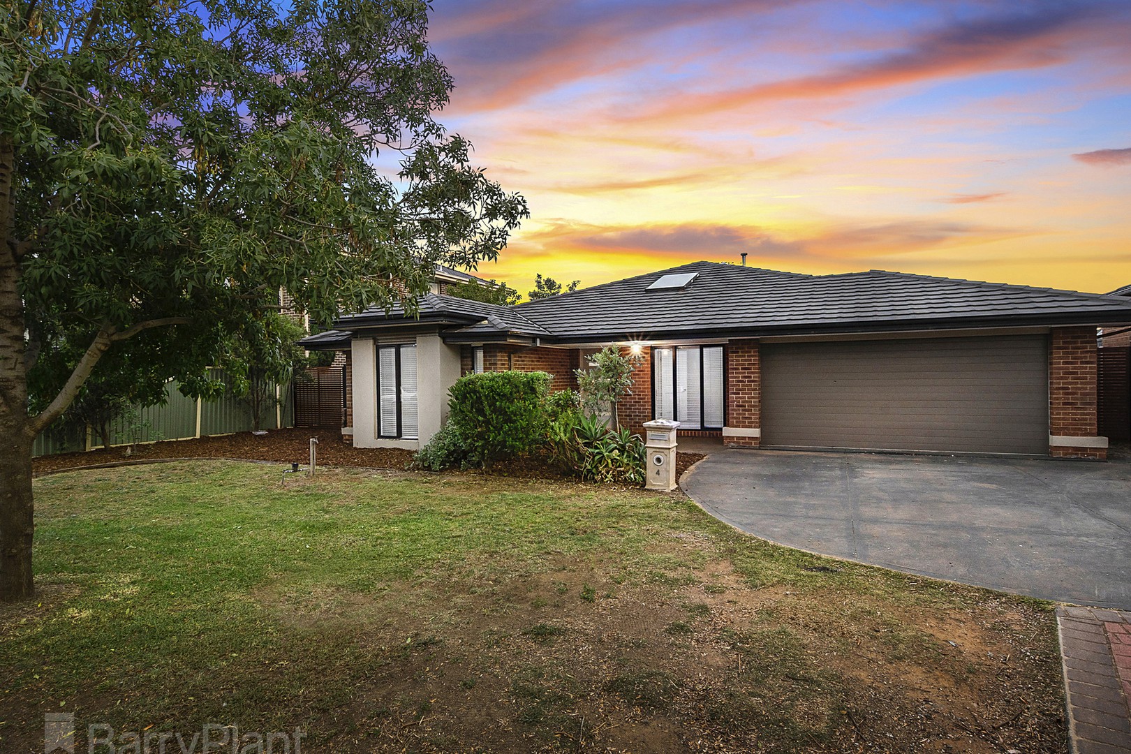 4 Oldfield Place, Point Cook, VIC 3030, Point Cook - Thumbnail 2