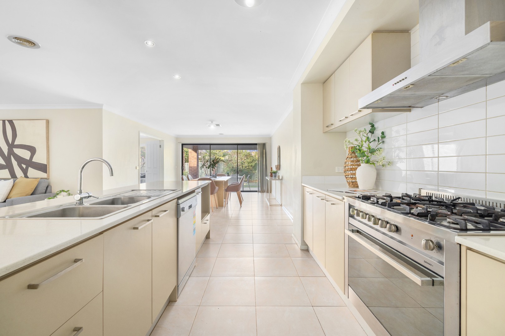 4 Oldfield Place, Point Cook, VIC 3030, Point Cook - Thumbnail 4