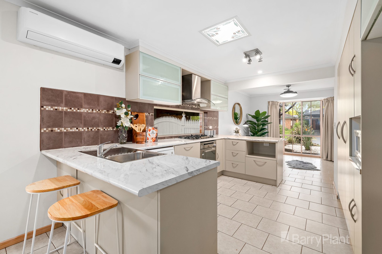 4 Oldhome Court, Narre Warren South, VIC 3805, Narre Warren South - Thumbnail 2