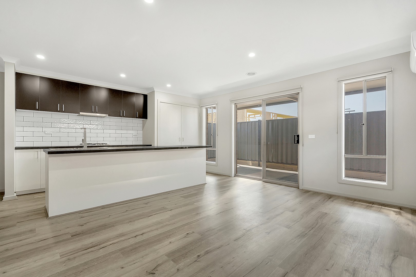 4 Oregan Way, Roxburgh Park, VIC 3064, Roxburgh Park - Thumbnail 4