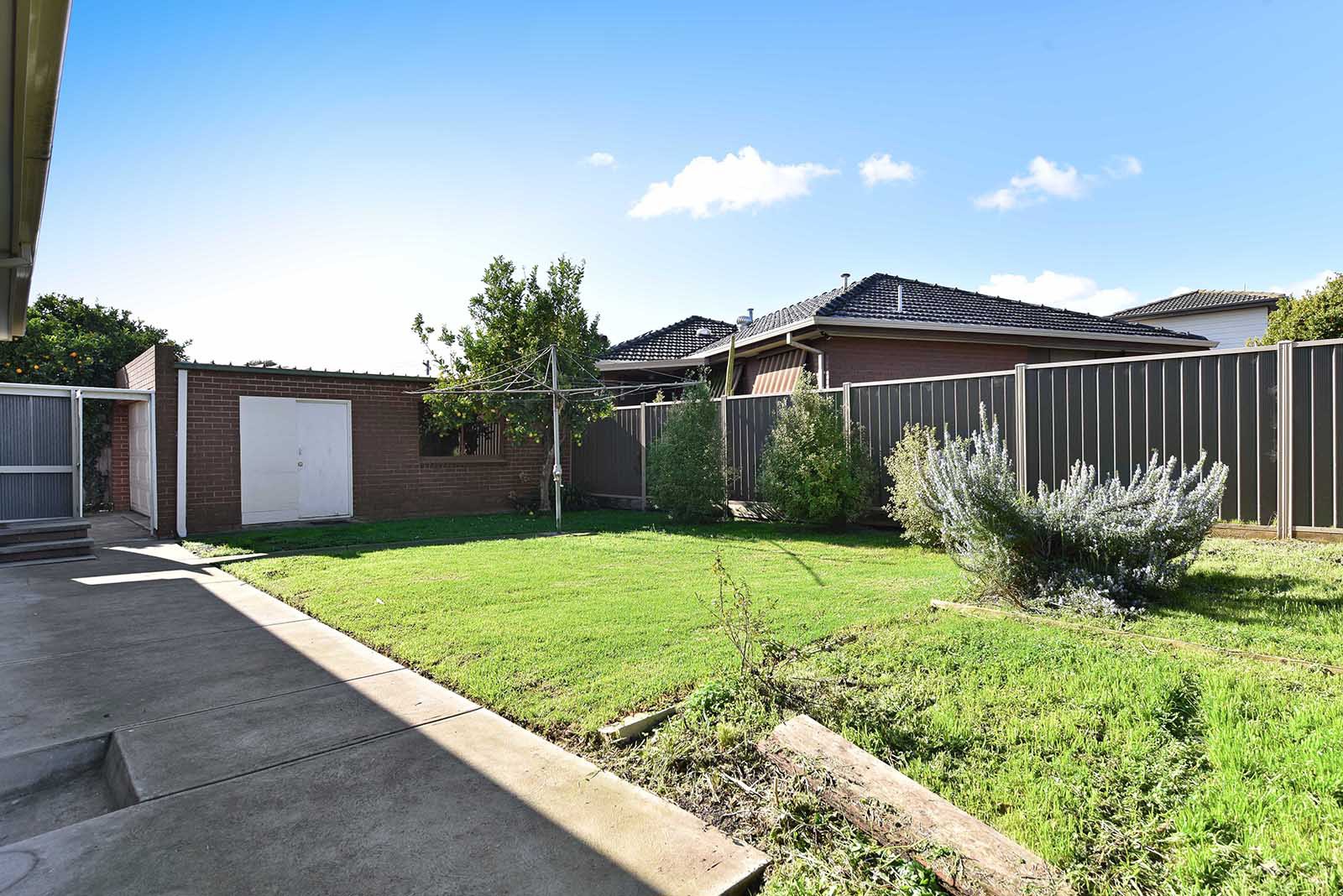 4 Osborne Avenue, Gladstone Park, VIC 3043, Gladstone Park - Thumbnail 2