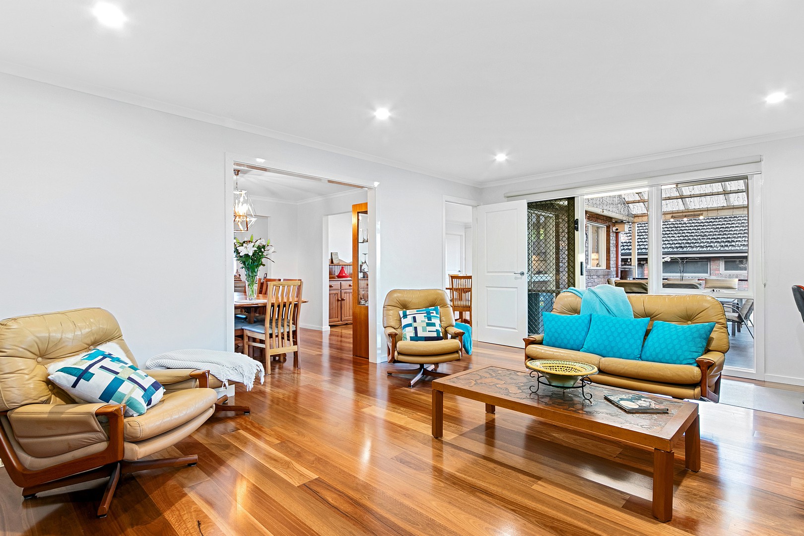 4 Pacific Close, Wantirna, VIC 3152 - Thumbnail 2 - 21/02/2024