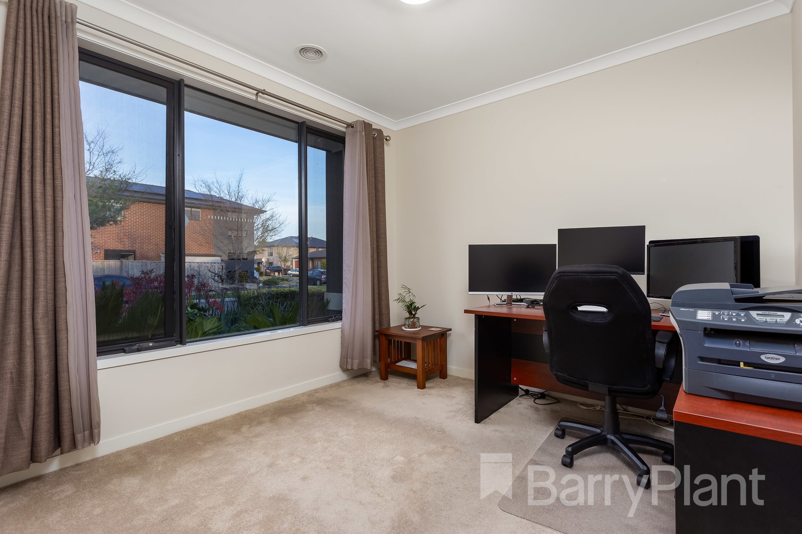 4 Parkstone Crescent, Point Cook, VIC 3030, Point Cook - Thumbnail 3