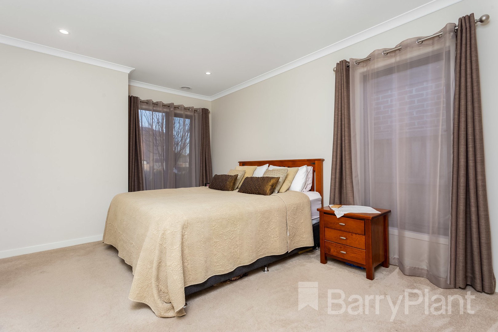 4 Parkstone Crescent, Point Cook, VIC 3030, Point Cook - Thumbnail 4