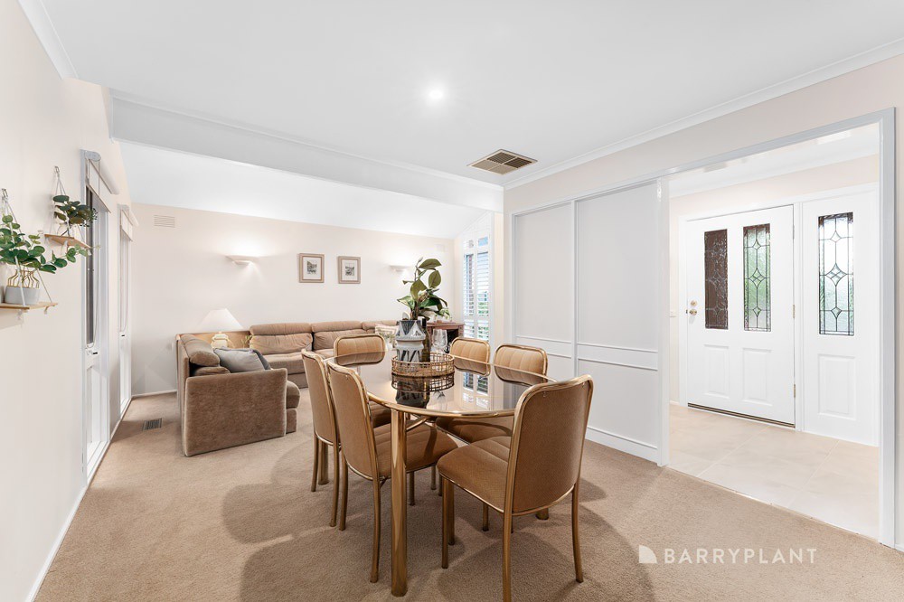 4 Peacock Close, Mill Park, VIC 3082, Mill Park - Thumbnail 3
