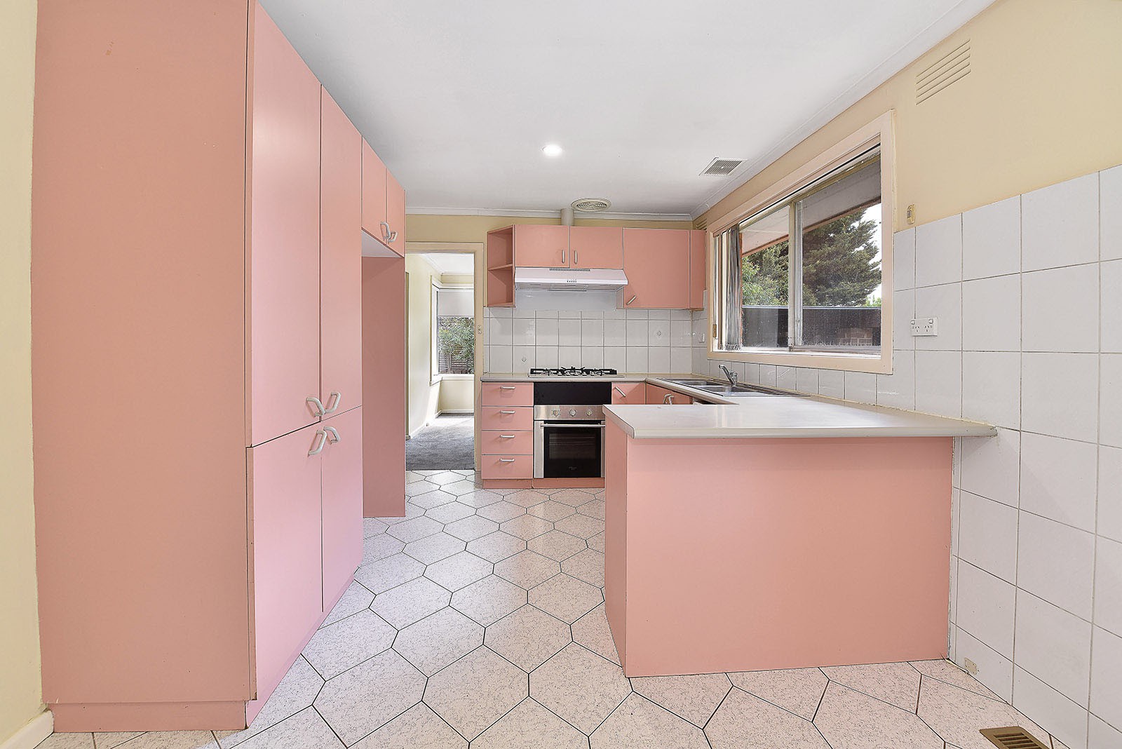 4 Pelican Street, Westmeadows, VIC 3049, Westmeadows - Thumbnail 2
