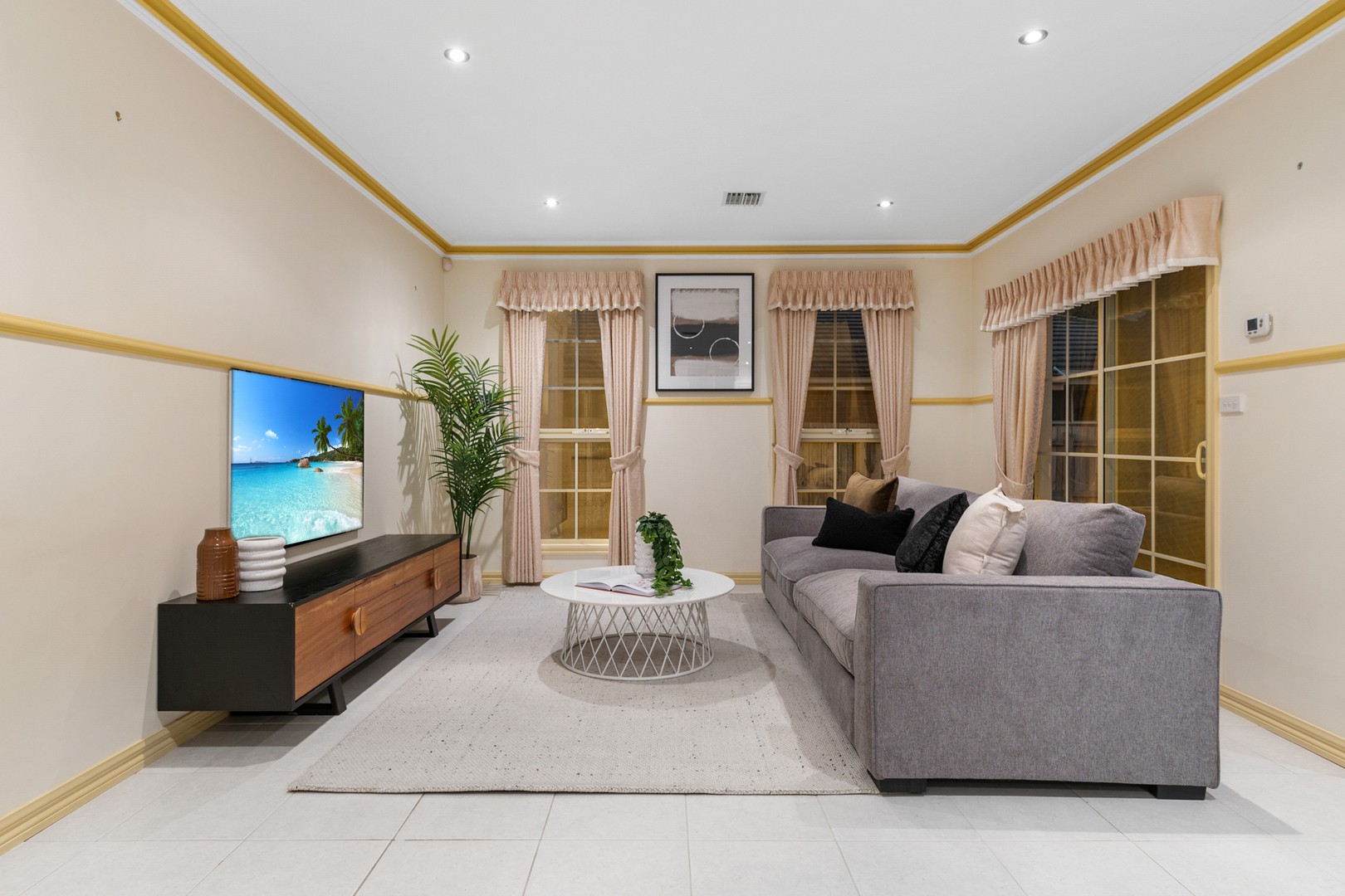 4 Pembroke Close, Taylors Lakes, VIC 3038, Taylors Lakes - Thumbnail 2