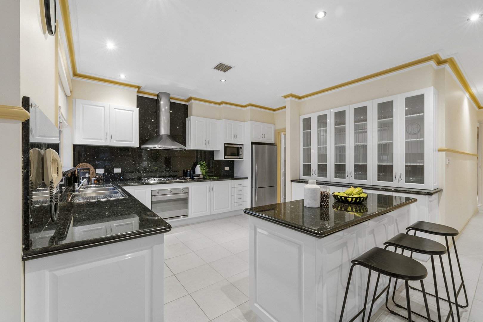 4 Pembroke Close, Taylors Lakes, VIC 3038, Taylors Lakes - Thumbnail 5