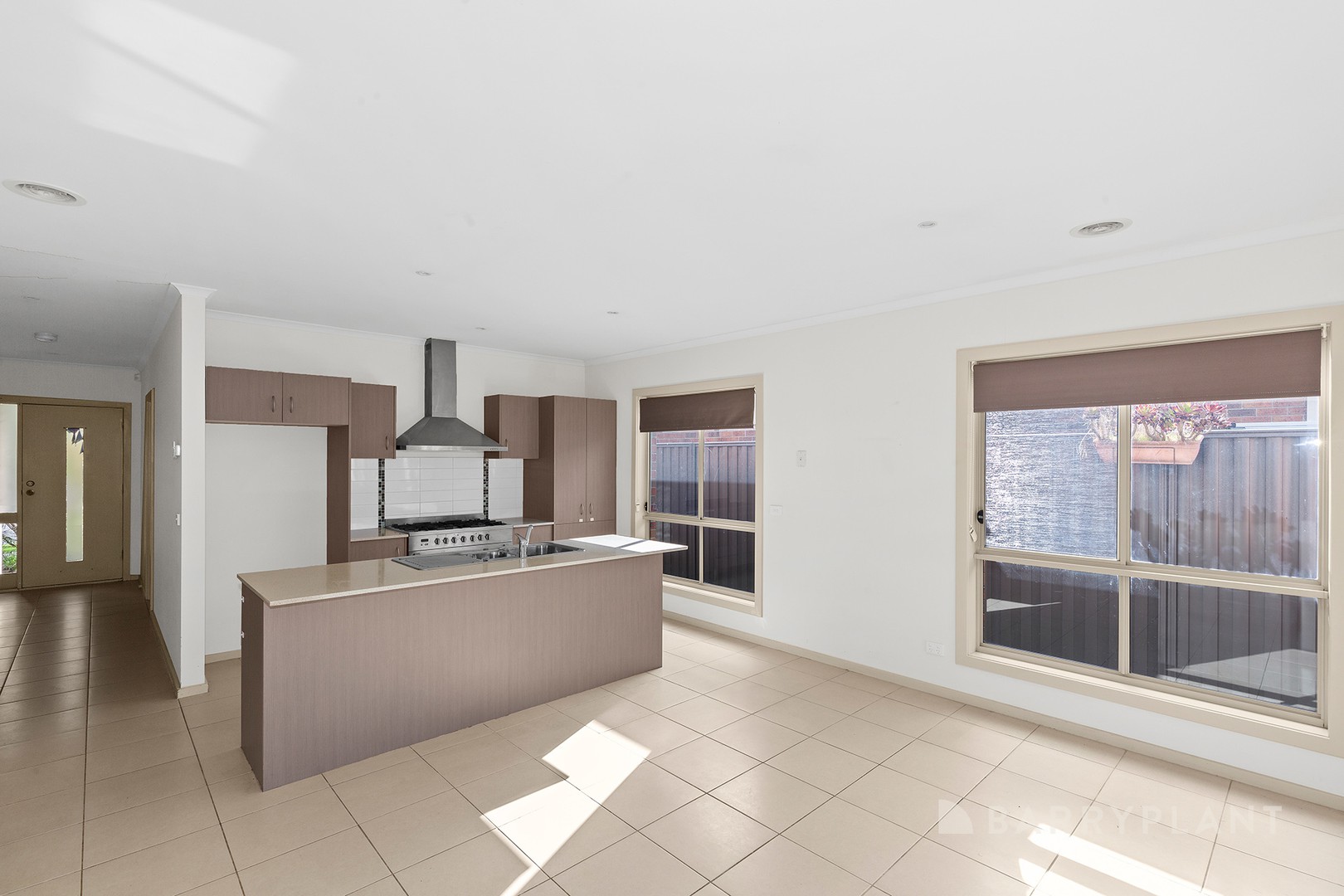 4 Persimmon Lane, Pakenham, VIC 3810, Pakenham - Thumbnail 3