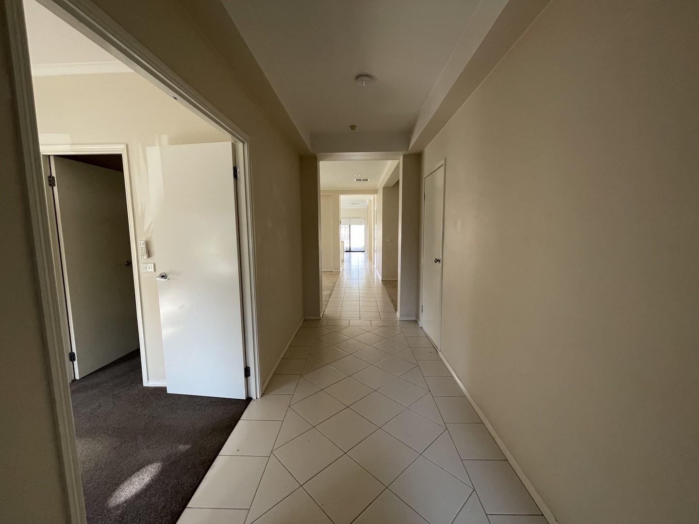 4 Pesaro Place, Point Cook, VIC 3030, Point Cook - Thumbnail 2