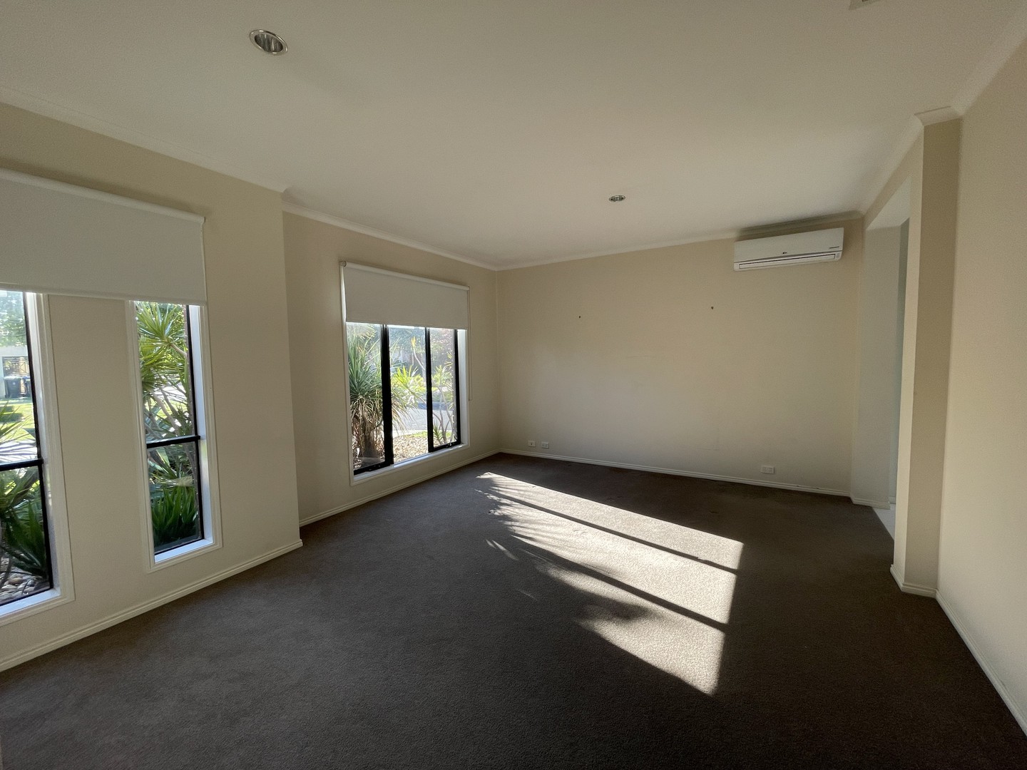 4 Pesaro Place, Point Cook, VIC 3030, Point Cook - Thumbnail 3