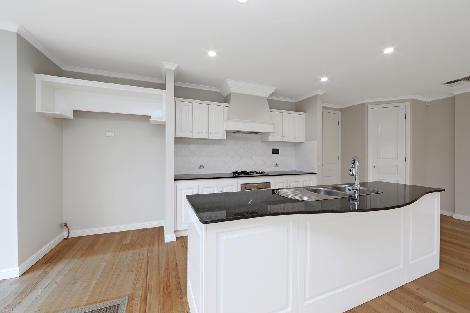 4 Pescara Place, Wantirna, VIC 3152, Wantirna - Thumbnail 3